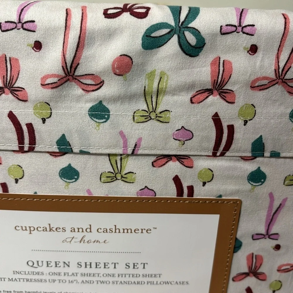 NEW QUEEN SIZE CUPCAKES & CASHMERE FaLaLa BOWS & ORNAMENTS CHRISTMAS Sheets